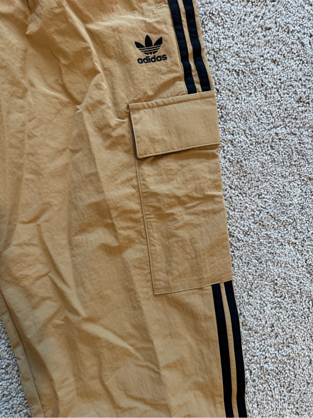 Adidas Originals Men’s Medium 3S Cargo Pants. Brown W/stripes. (JS1392). NWT - Picture 2 of 7